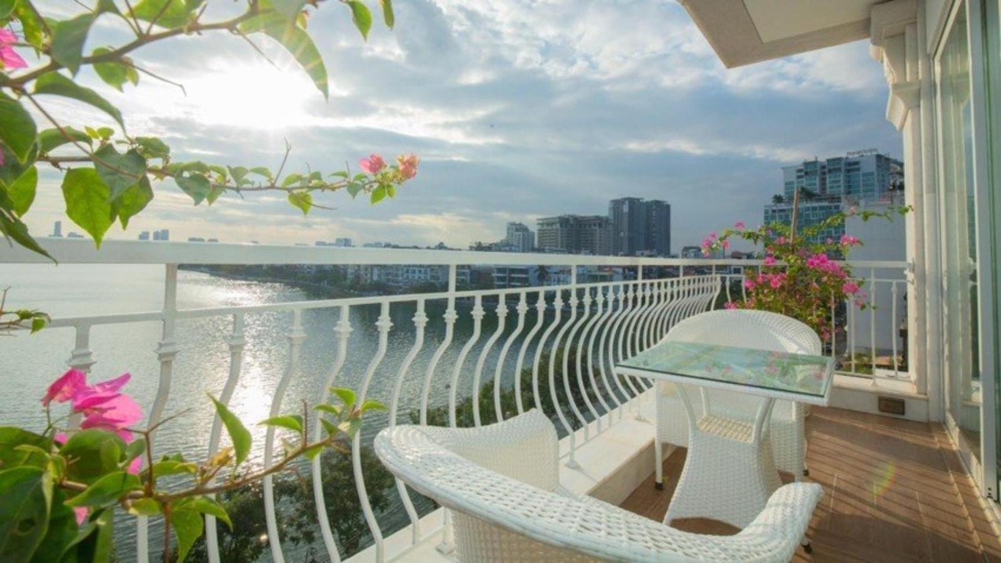 Luxe Paradise Suites Xuan Dieu Hanoi Exterior photo